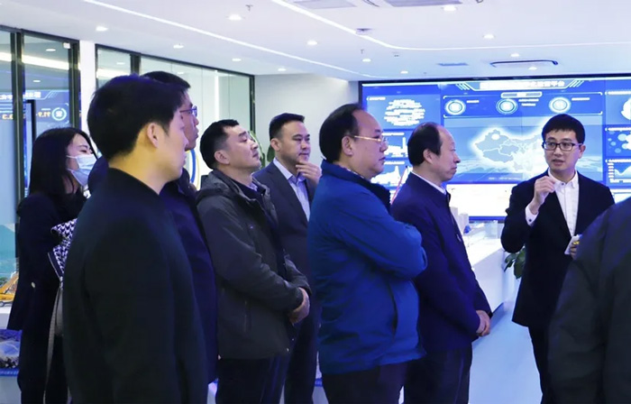 江苏省发改委副主任林康调研爱游戏-中国一站式体育服务平台
发展情况-3.jpg